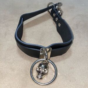 NWOT Killstar Lock Me Up Black Choker with Silver Skull Pendant
